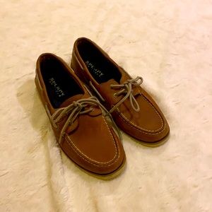 Size 8 sperrys